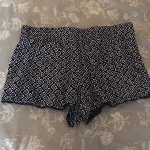 ‼️3 for $15‼️BLACK AND WHITE SHORTS * SIZE SMALL*